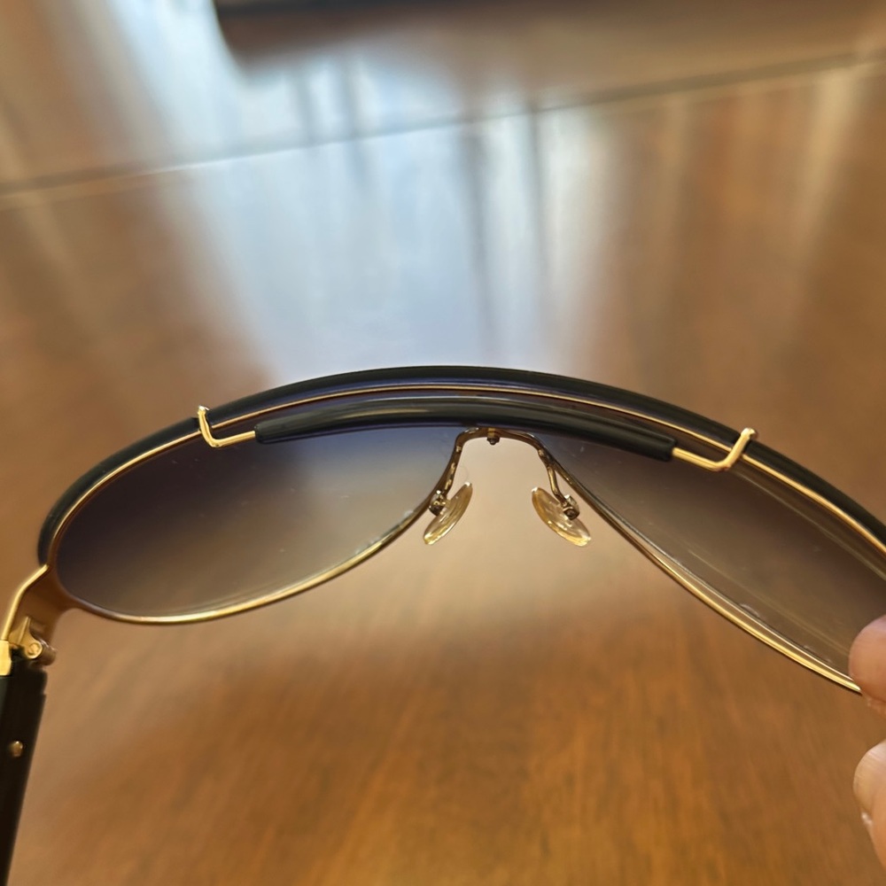 Gucci Gold Frame Shield Sunglasses – Gradient Lens, Oversized Designer Shades - Picture 7 of 16